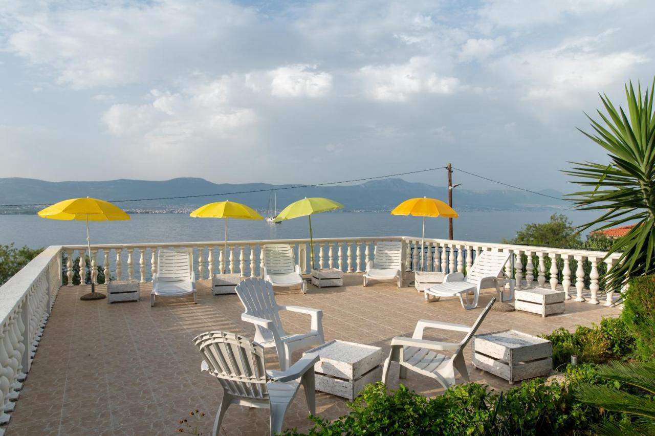 Villa Fjaba - By The Sea - With The Big Terraces & Great Sea View Trogir Kültér fotó