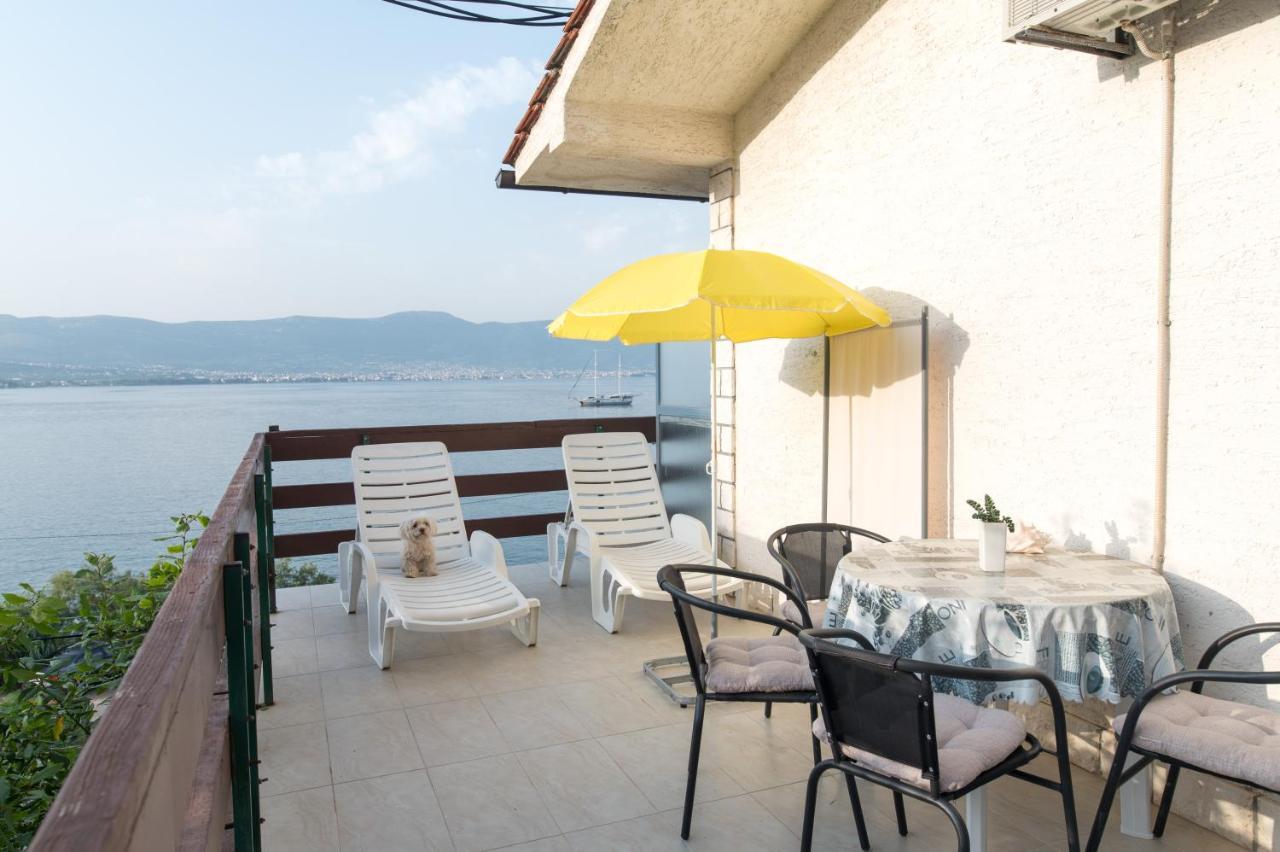 Villa Fjaba - By The Sea - With The Big Terraces & Great Sea View Trogir Kültér fotó