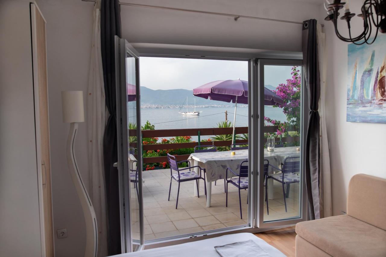 Villa Fjaba - By The Sea - With The Big Terraces & Great Sea View Trogir Kültér fotó