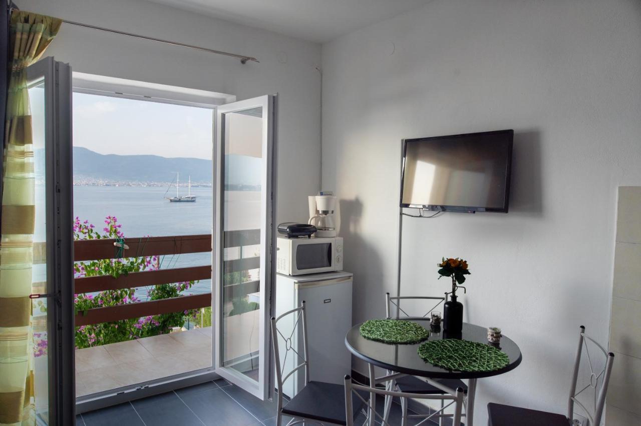Villa Fjaba - By The Sea - With The Big Terraces & Great Sea View Trogir Kültér fotó