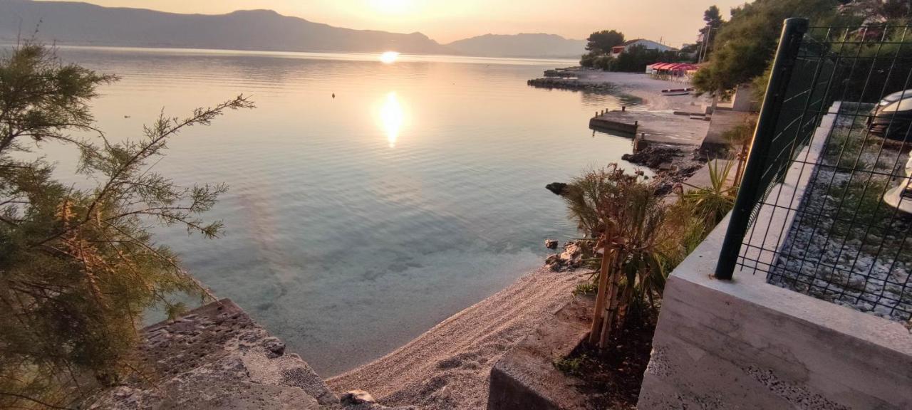 Villa Fjaba - By The Sea - With The Big Terraces & Great Sea View Trogir Kültér fotó